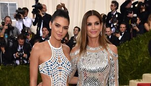 Kendall Jenner ir Cindy Crawford 