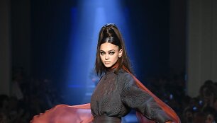 &bdquo;Jean Paul Gaultier&ldquo; 2019&ndash;2020 m. rudens ir žiemos auk&scaron;tosios mados kolekcijos modelis