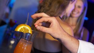 Asociatyvinė nuotrauka. Nekaltas vakaras klube su nepažįstamuoju Margaritai baigėsi tragi&scaron;kai &ndash; vaikinas ją apsvaigino ir vėliau i&scaron;prievartavo.