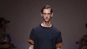 &bdquo;Salvatore Ferragamo&ldquo; 2019 m. pavasario ir vasaros kolekcijos modelis