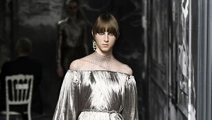 &bdquo;Christian Dior&ldquo; 2019&ndash;2020 m. rudens ir žiemos auk&scaron;tosios mados kolekcijos modelis
