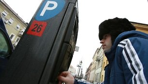 Siūloma mažinti automobilių rezervavimo kainą mėnesiui.