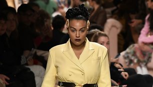 „Fendi“ 2020–2021 m. rudens ir žiemos kolekcija: Paloma Elsesser