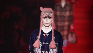 &bdquo;Gucci&ldquo; 2016 m. rudens-žiemos kolekcijos modelis