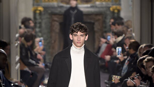 &bdquo;Valentino&ldquo; 2016 m. rudens-žiemos kolekcijos modelis