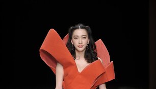 &bdquo;Qing's Zheng Qinger&ldquo; 2016 m. pavasario-vasaros kolekcija