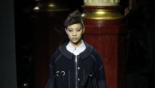 &bdquo;Kenzo&ldquo; 2016 m. rudens-žiemos kolekcijos modelis