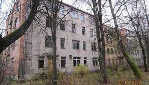 Varėnos rajone mokyklos pastatas ir bendrabutis