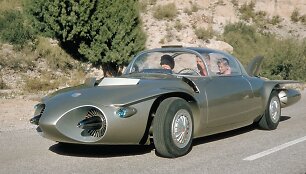 Gražus Firebird II kėbulas buvo pagamintas i&scaron; titano. (General Motors nuotrauka)