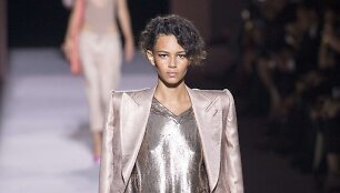 &bdquo;Tom Ford&ldquo; 2018 m. pavasario ir vasaros kolekcijos modelis