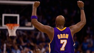 &bdquo;Lakers&ldquo; žaidėjas Lamaras Odomas triumfuoja po pergalės.