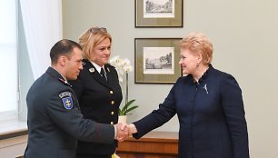 Prezidentė susitinka su Kalėjimų departamento direktore Živile Mikėnaite ir Policijos generaliniu komisaru Linu Pernavu.