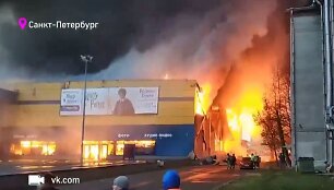 Sankt Peterburge sudegė prekybos centras &bdquo;Lenta&ldquo;.