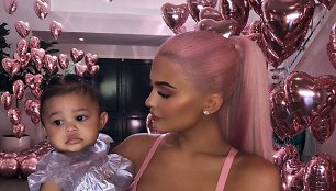 Kylie Jenner su dukryte Stormi 