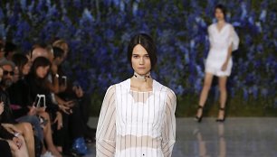 „Dior“ 2016 m. pavasario-vasaros kolekcijos pristatymas