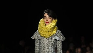 &bdquo;Christian Siriano&ldquo; 2016 m. rudens-žiemos kolekcijos modelis