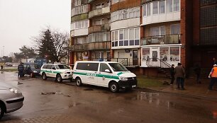 Įrankius vagys i&scaron;ne&scaron;ė per devynauk&scaron;čio rūsio langą.