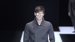&bdquo;Emporio Armani&ldquo; 2016 m. rudens-žiemos kolekcijos modelis