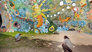 Drugys &ndash; viena i&scaron; festivalio instaliacijų