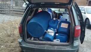 Automobilis su neteisėtu kroviniu