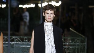 &bdquo;Sonia Rykiel&ldquo; 2019 m. pavasario ir vasaros kolekcijos modelis