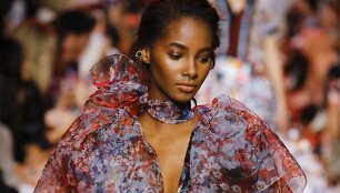 &bdquo;Elie Saab&ldquo; 2019 m. pavasario ir vasaros kolekcijos modelis
