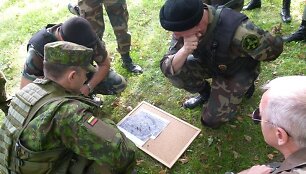 Pasieniečių ir Žemaičių apygardos 3-iosios rinktinės savanorių pratybos 