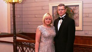 Kalėdinio labdaros vakaro &scaron;eimininkai &ndash; Andrius ir Jurgita Kupčinskai 