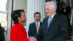 Condoleezza Rice ir V.aldas Adamkus 2005 metais