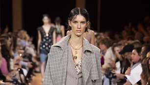 &bdquo;Paco Rabanne&ldquo; 2019 m. pavasario ir vasaros kolekcijos modelis