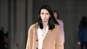&bdquo;Acne Studios&ldquo; kolekcijos modelis