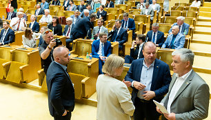 Seimo darbą boikotuojanti opozicija parengė siūlymų paketą: įvardijo ir lūkesčius