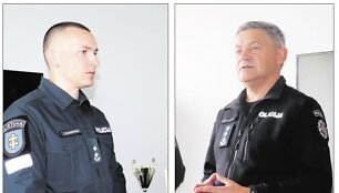 Marijampolės apskrities VPK vir&scaron;ininkas Harimantas Po&scaron;kevičius (de&scaron;inėje) ir Jurbarko komisariato vadovas Edgaras Charisovas.
