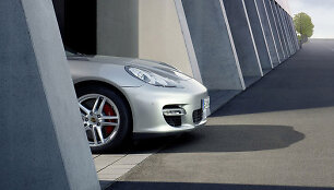 &bdquo;Porsche Panamera&ldquo; &ndash; pirmoji oficiali nuotrauka