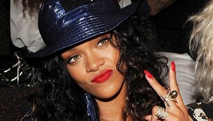 5 vieta &ndash; 26-erių Rihanna (48 mln. JAV dolerių)