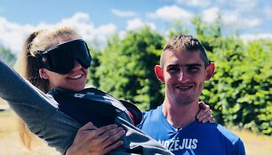 &bdquo;Tamsoje&ldquo; dalyviai neregys Andžėjus ir Simona