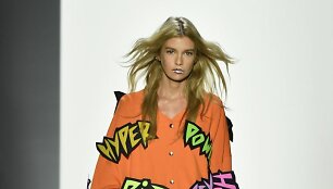 &bdquo;Jeremy Scott&ldquo; 2019 m. pavasario ir vasaros kolekcijos modelis