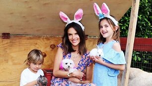 Alessandra Ambrosio su vaikais