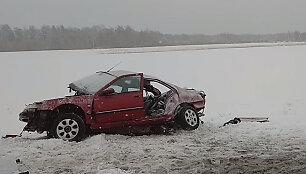 Žuvusios rankininkės automobilis po avarijos