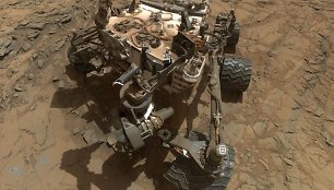 „Curiosity“ nufotografavo Marso kopas