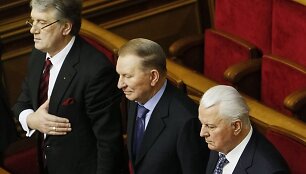Buvę Ukrainos prezidentai Viktoras Ju&scaron;čenka, Leonidas Kučma ir Leonidas Kravčiukas