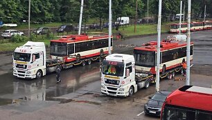Vilnius Ukrainai humanitarinei pagalbai perdavė du troleibusus 