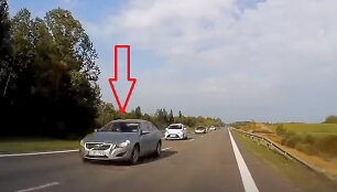 Rizikingas &bdquo;Volvo&ldquo; lenkimas