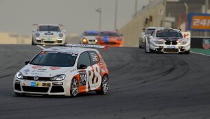&bdquo;R8 Motorsport&ldquo; komanda Dubajaus 24 val. lenktynėse