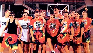 1992 metų Lietuvos vyrų krep&scaron;inio rinktinė (laisvalaikio apranga)