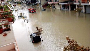 Albanijoje liūtys sukėlė potvynius