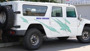 Toyota Mega Cruiser yra labai retas visureigis, tačiau entuziastai jį dievina.