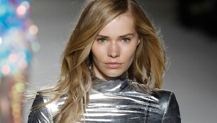 &bdquo;Balmain&ldquo; 2018&ndash;2019 m. rudens ir žiemos kolekcijos modelis