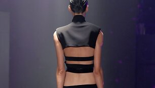 &bdquo;Guy Laroche&ldquo; 2019 m. pavasario ir vasaros kolekcijos modelis