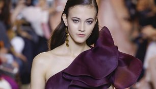 „Elie Saab“ kolekcijos modelis